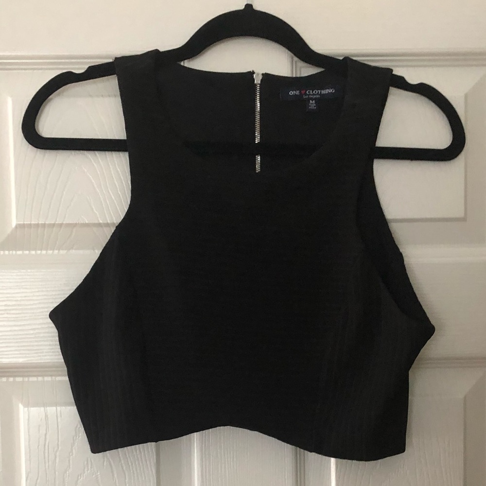 Ribbed curved hem crop top